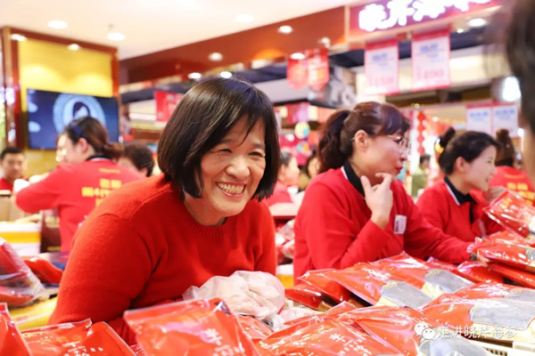 電影,風吹浪涌,創(chuàng)業(yè),大連海參,曉芹海參,海參.jpg 電影,風吹浪涌,創(chuàng)業(yè),大連海參,曉芹海參,海參.jpg